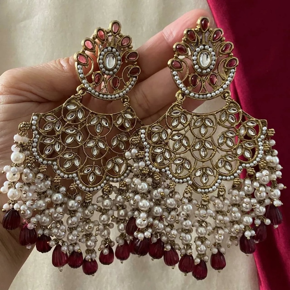 Oversized magenta and gold jhumka